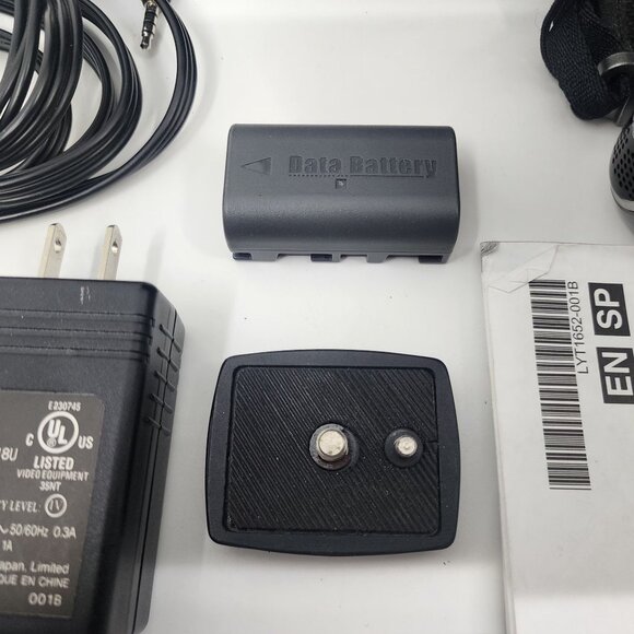 JVC GR-D770U Digital Video Camera With 34x Optical Zoom Accessories & Case - Picture 4 of 16